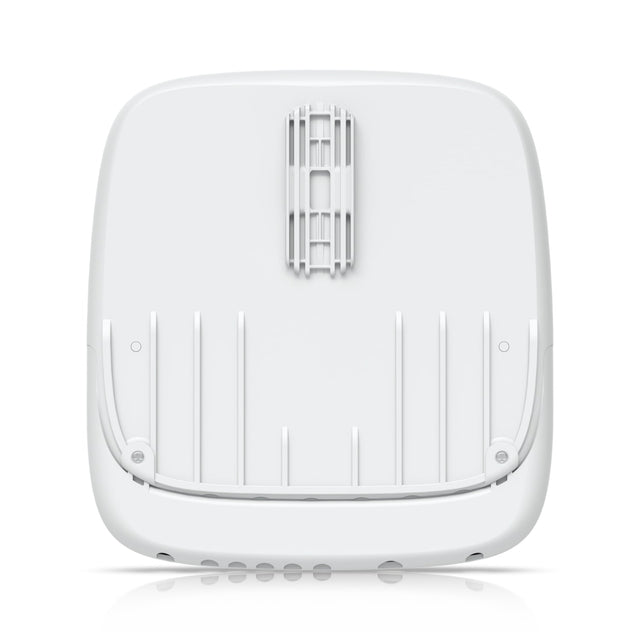 Ubiquiti sunMAX SolarPoint, SM-SP-40, Remotely Managed MPPT 24V 7A Solar Site Charging Appliance, Integrated Four-port, 24V PoE 10/100 Mbps, 2Yr Warr